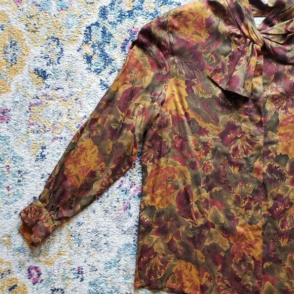 Vintage Evan Picone blouse. - Picture 2 of 16